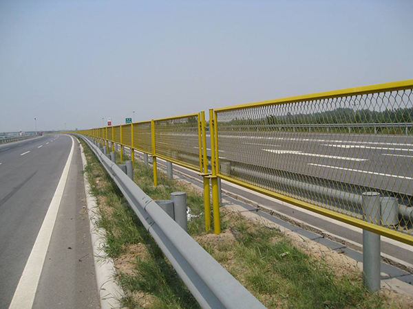 江西高速公路防眩網(wǎng)圖片2